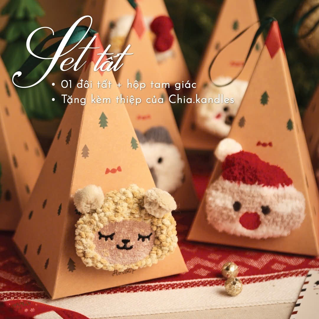 11 Mẫu Tất Giáng Sinh Kèm Hộp Tam Giác