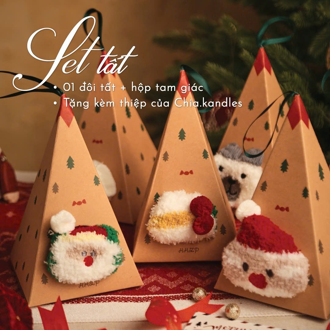 11 Mẫu Tất Giáng Sinh Kèm Hộp Tam Giác