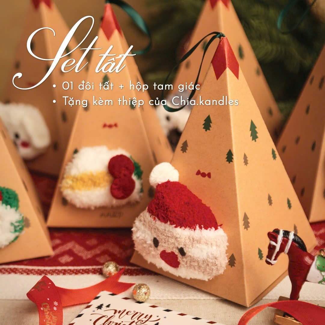 11 Mẫu Tất Giáng Sinh Kèm Hộp Tam Giác
